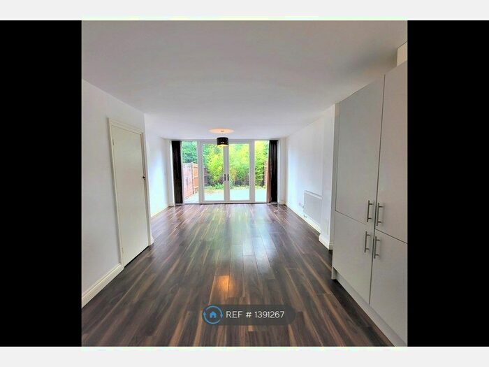 2 Bedroom End Of Terrace House To Rent In The Beeches, South Croydon, CR2