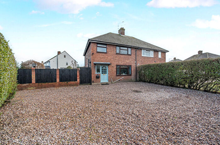 3 Bedroom Semi Detached House For Sale In Ford Road, Woking, Surrey, GU22