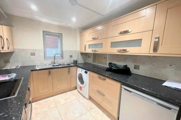 2 Bedroom Flat To Rent In Turnstone Wharf, Nottingham, NG7