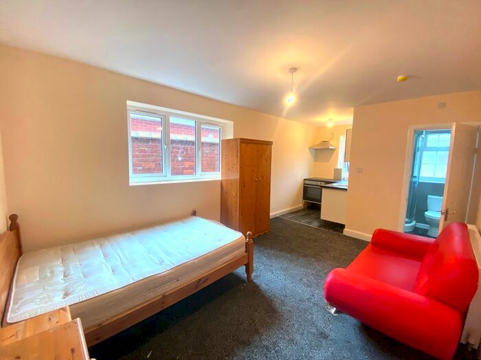 Studio To Rent In Binley Road, Binley, Coventry, CV3