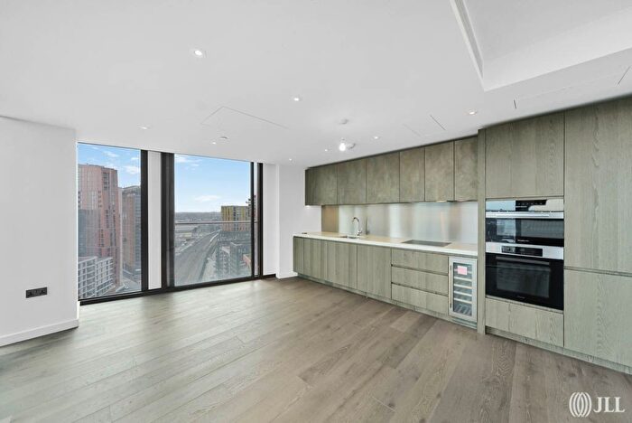 2 Bedroom Flat To Rent In Thames City, London, SW8