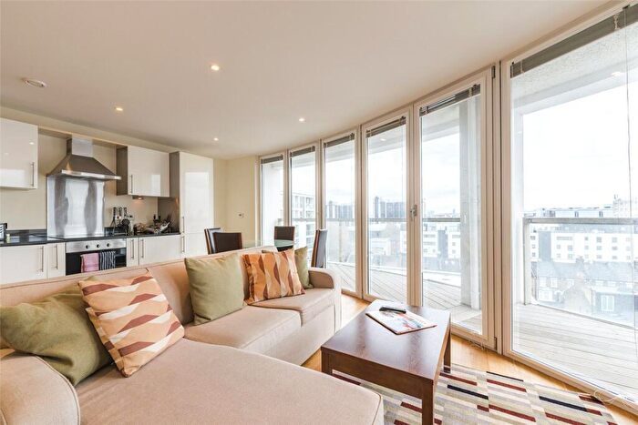 1 Bedroom Apartment To Rent In Trinity Tower, Quadrant Walk, London, E14
