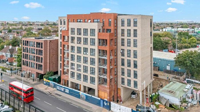 2 Bedroom Apartment For Sale In Meadow Heights, Romford, RM6