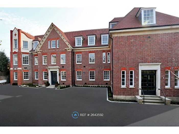 2 Bedroom Flat To Rent In Royal Wells Court, Tunbridge Wells, TN1