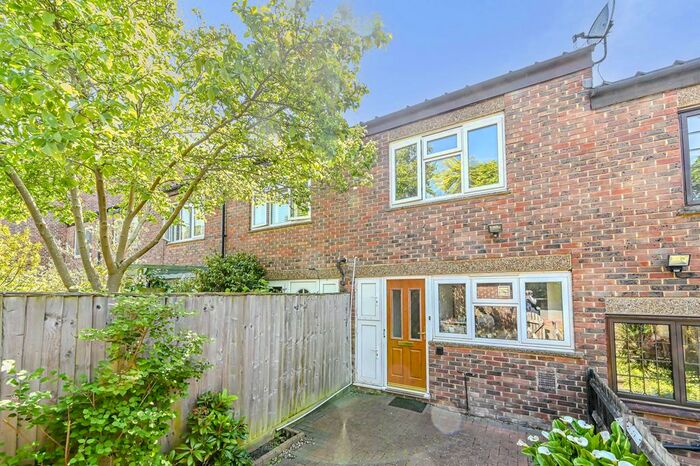 4 Bedroom Property To Rent In Goodman Crescent, Telford Park, London, SW2