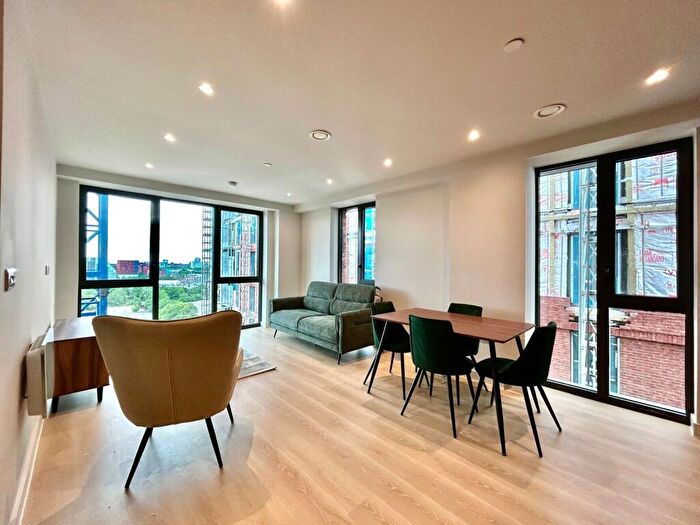 2 Bedroom Apartment To Rent In Dutton Street, Manchester, M3