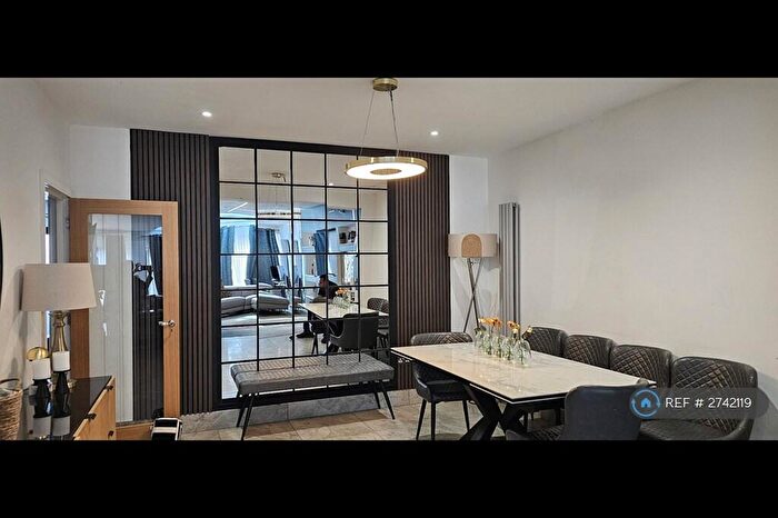 5 Bedroom Semi-Detached House To Rent In Whalebone Lane North, Romford, RM6