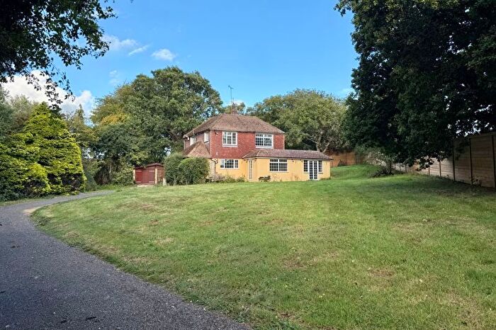 4 Bedroom Detached House For Sale In Lymbridge Green, Stowting Common, TN25