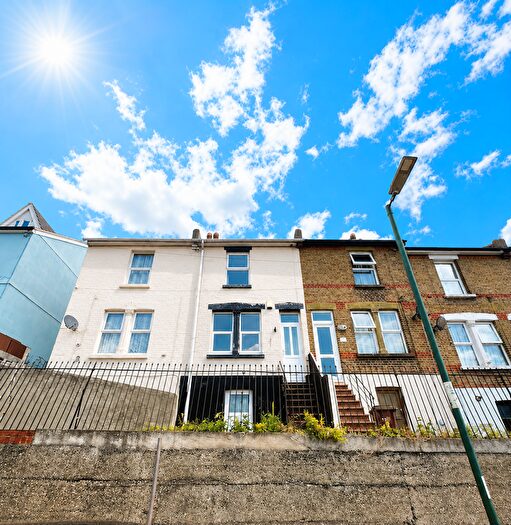 2 Bedroom Property To Rent In Upper Luton Road, Chatham, ME5