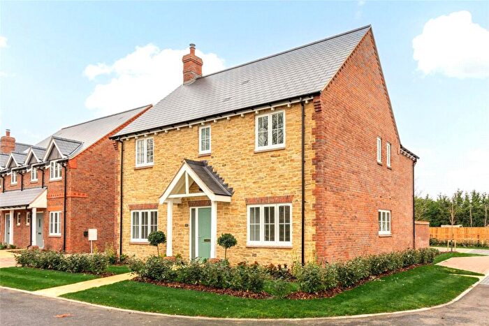 4 Bedroom Detached House For Sale In New Road, Dinton, Aylesbury, Buckinghamshire, HP17