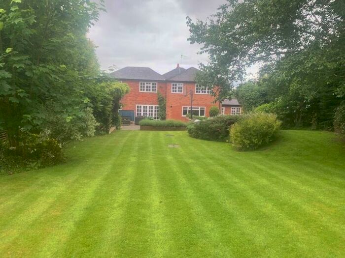 4 Bedroom Detached House To Rent In Cookham, SL6