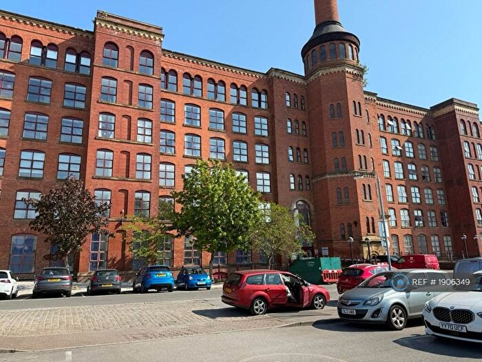 2 Bedroom Flat To Rent In Victoria Mill, Manchester, M40