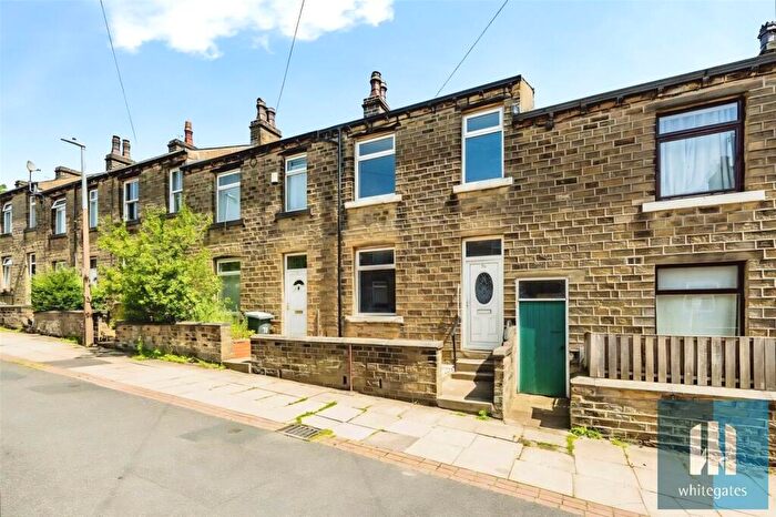 2 Bedroom Terraced House To Rent In Lawrence Road, Huddersfield, HD1