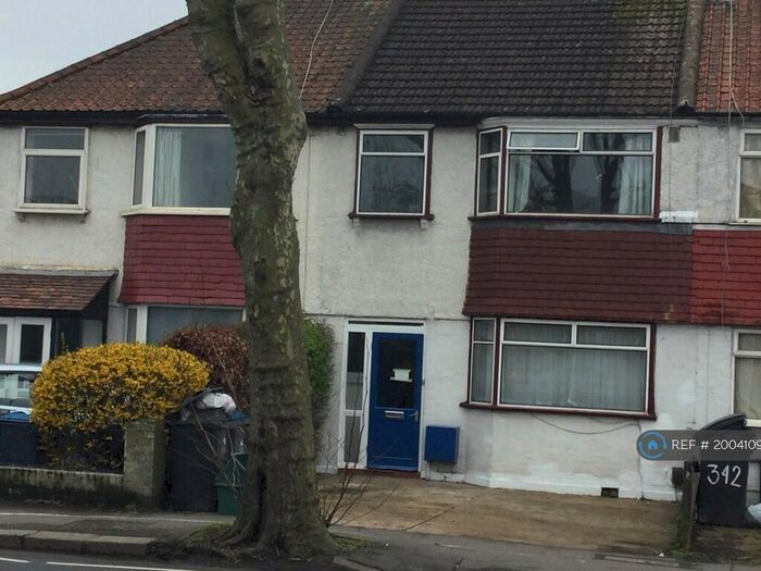 6 Bedroom Terraced House To Rent In Kingston Road, Kingston, KT3