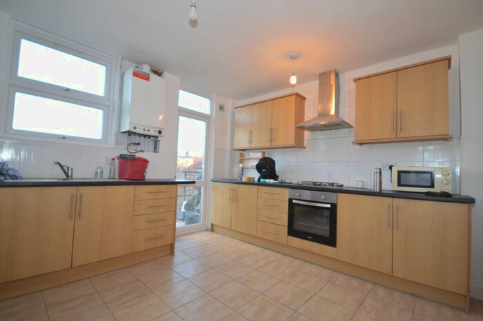2 Bedroom Flat To Rent In High Street North, East Ham, London, E6