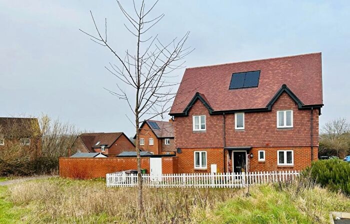 3 Bedroom Semi-Detached House For Sale In Burnet Lane, Kings Worthy, Winchester, Hampshire, SO23