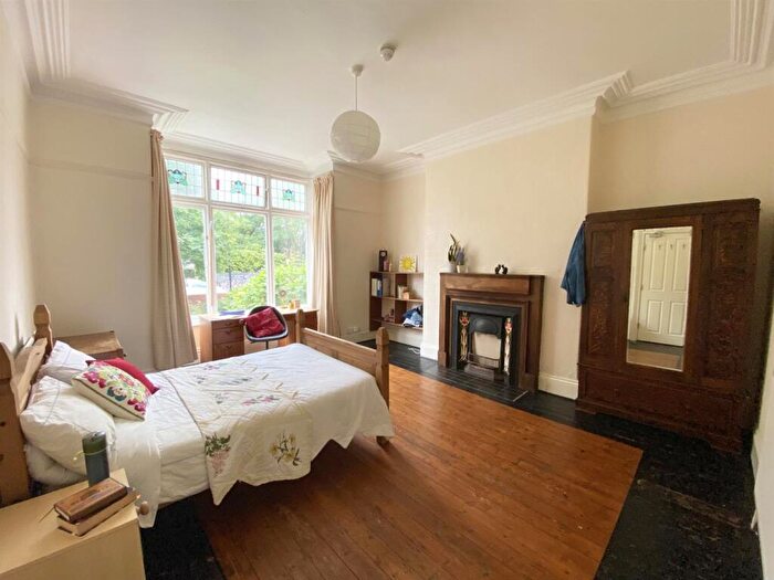7 Bedroom Terraced House To Rent In Ash Grove, Hyde Park, Leeds, LS6
