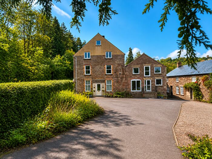 6 Bedroom House For Sale In Moorfield Avenue, Blakeney, GL15