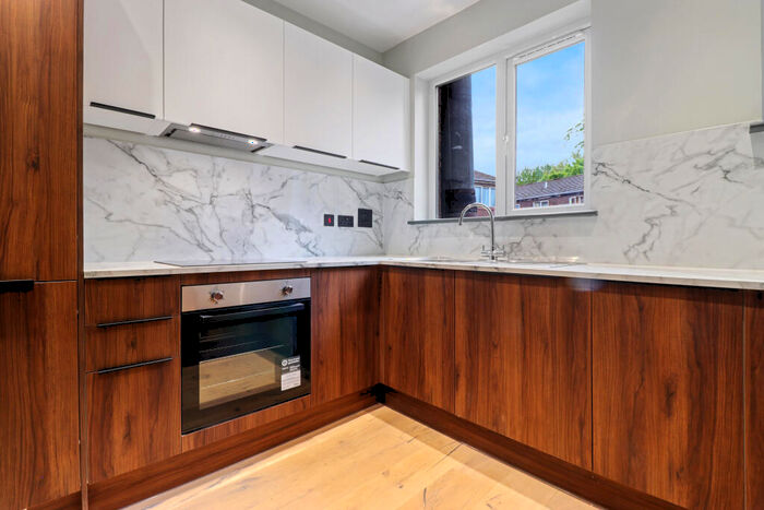 3 Bedroom Apartment To Rent In Brick Lane, Spitalfields, E1