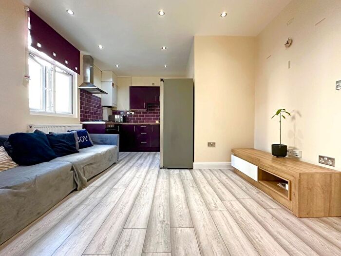 3 Bedroom Flat To Rent In Soul Apartments, Aldgate, London, E1