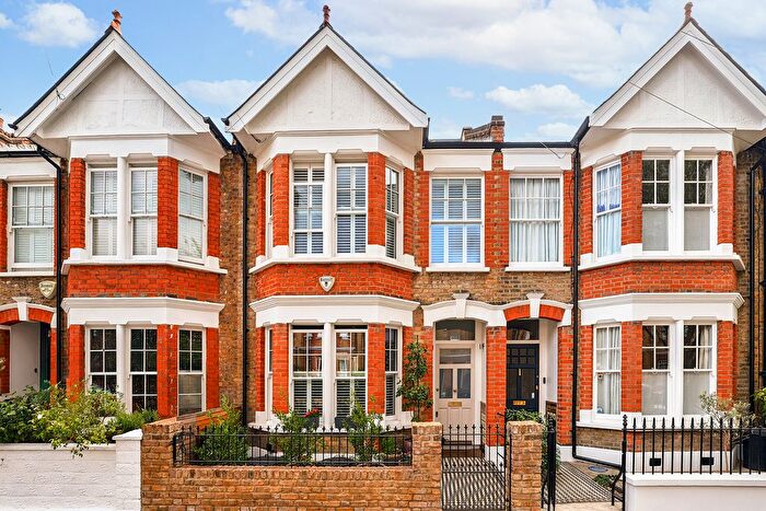 5 Bedroom Terraced House For Sale In Abbotstone Road, London, SW15