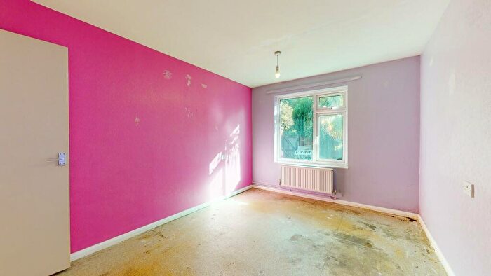 1 Bedroom Bungalow For Sale In Wakefields Walk, Downfield Road, Cheshunt, Waltham Cross, EN8