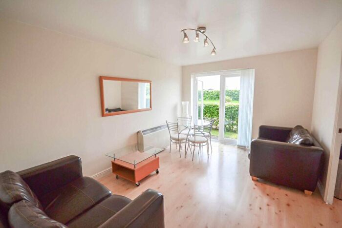 1 Bedroom Flat To Rent In Ferguson Close, Isle Of Dogs, London, E14