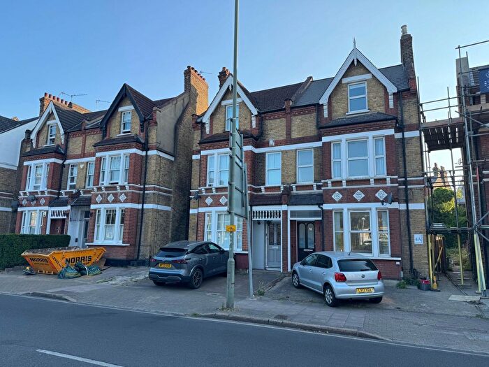 2 Bedroom Flat To Rent In Wickham Rd, Beckenham, BR3