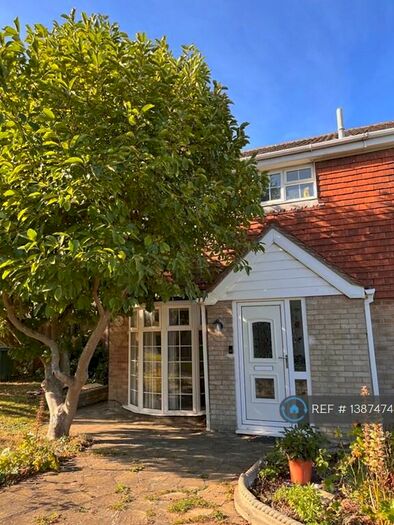 3 Bedroom Semi-Detached House To Rent In Laxton Way, Faversham, ME13