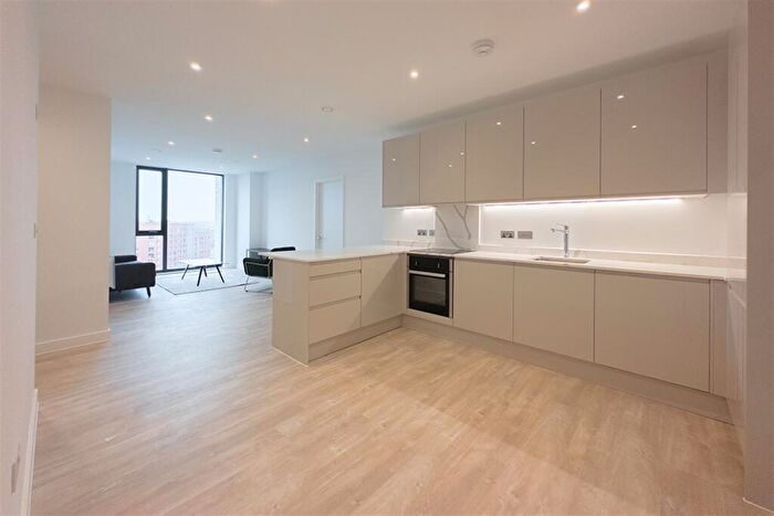 2 Bedroom Apartment To Rent In Fifve, M3