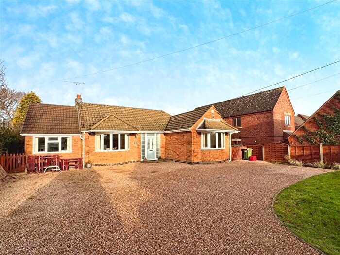 3 Bedroom Bungalow For Sale In Chapel Lane, Barnacle, Coventry, Warwickshire, CV7