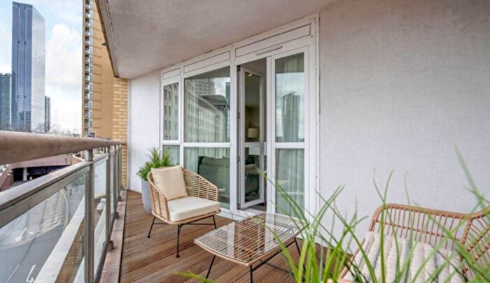 1 Bedroom Flat To Rent In Westferry Circus, London, E14