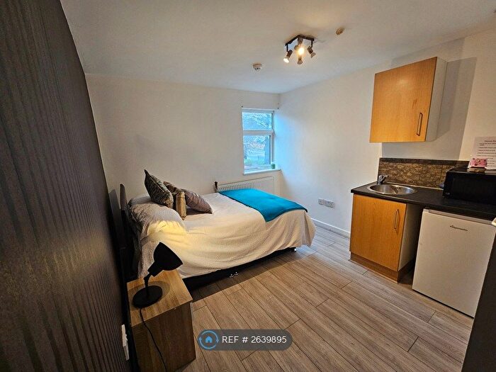 Studio To Rent In Pinfold Street, Wednesbury, WS10