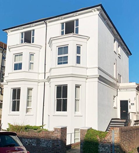 2 Bedroom Flat To Rent In College Road, Eastbourne, BN21