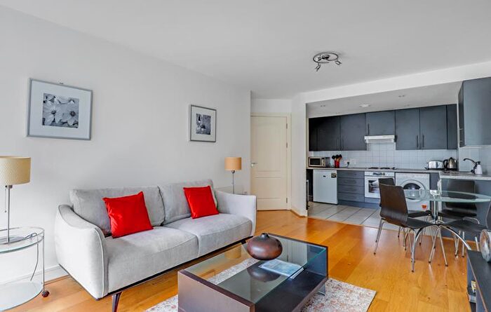 1 Bedroom Apartment To Rent In Park Road, Marylebone, London, NW1