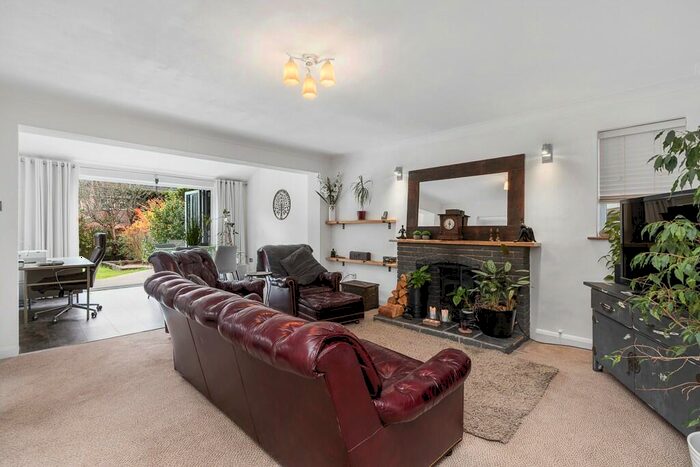 5 Bedroom Detached House For Sale In Bridge Road, Sarisbury Green, SO31