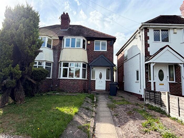 3 Bedroom Semi Detached House To Rent In Kingstanding Road, Kingstanding, B44