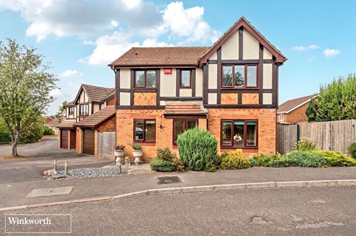 4 Bedroom Detached House For Sale In Primrose Gardens, Hatch Warren, Basingstoke, Hampshire, RG22