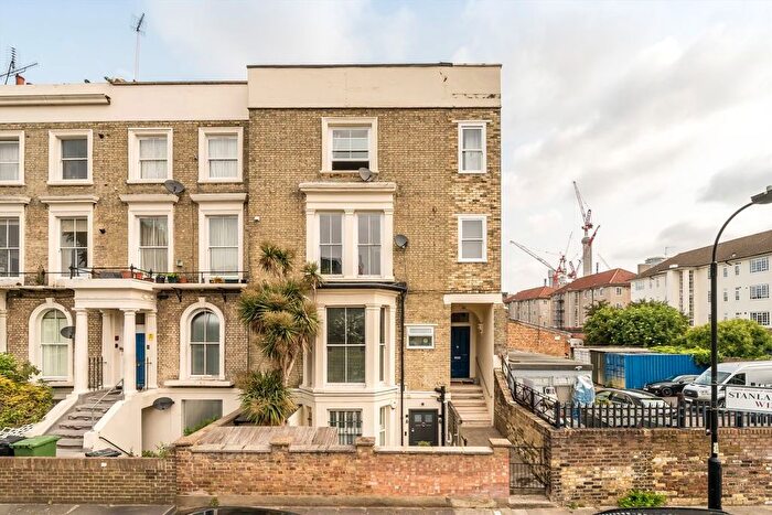 3 Bedroom Flat To Rent In Stanlake Villas, Shepherds Bush, W12