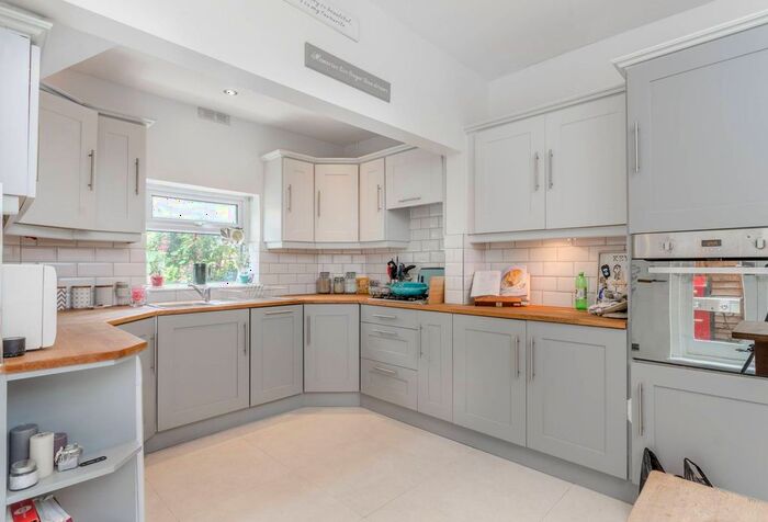 2 Bedroom Maisonette To Rent In Southfield Road, Bedford Park, London, W4