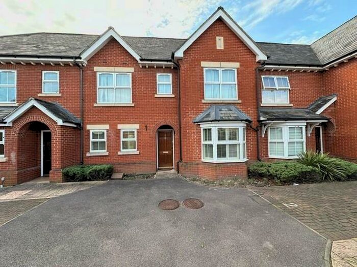 2 Bedroom Maisonette To Rent In Park Lane, Thatcham, RG18