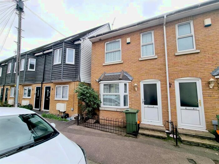 3 Bedroom Town House To Rent In Wellesley Road, Sheerness, ME12