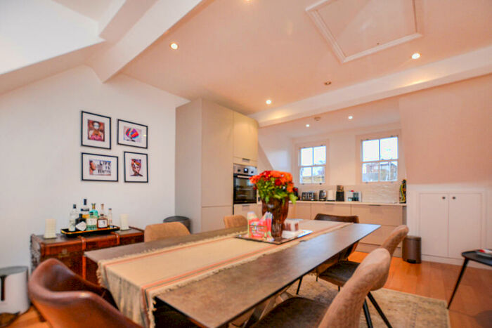 2 Bedroom Flat To Rent In Upcerne Road, SW10