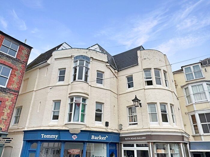 2 Bedroom Flat To Rent In Bath Road, Tudor House Bath Road, PO31