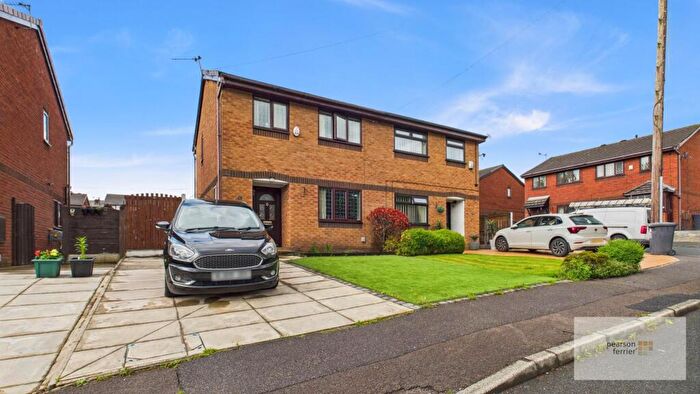 3 Bedroom Semi-Detached House For Sale In Greenbrook Close, Chesham, Bury, BL9