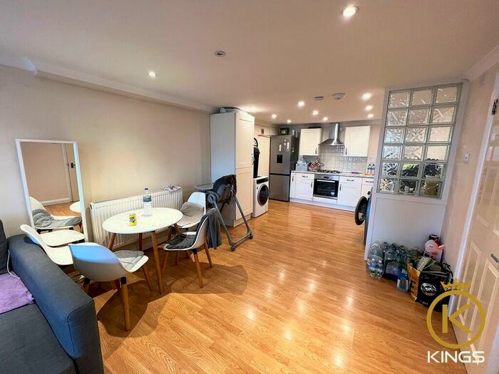 1 Bedroom Apartment To Rent In New Road, Portsmouth, PO2