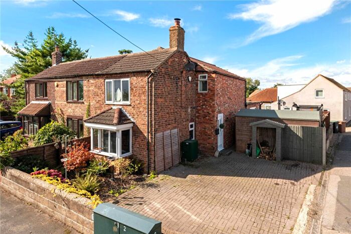 3 Bedroom Semi-Detached House For Sale In High Street, Walcott, Lincoln, Lincolnshire, LN4