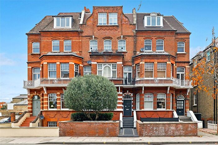 2 Bedroom Flat To Rent In Fulham Road, London, SW6