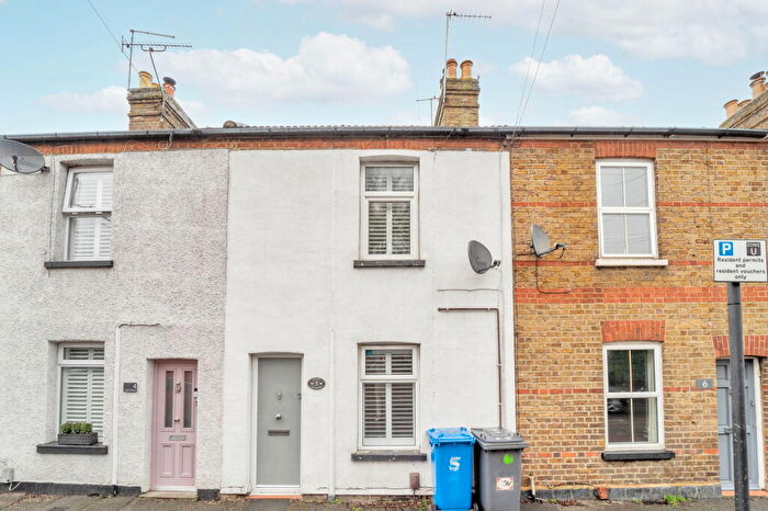 2 Bedroom Cottage For Sale In Helen Cottages, Dedworth Road, Windsor, SL4