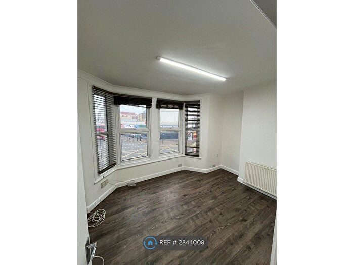 2 Bedroom Flat To Rent In Lea Bridge Road, London, E10